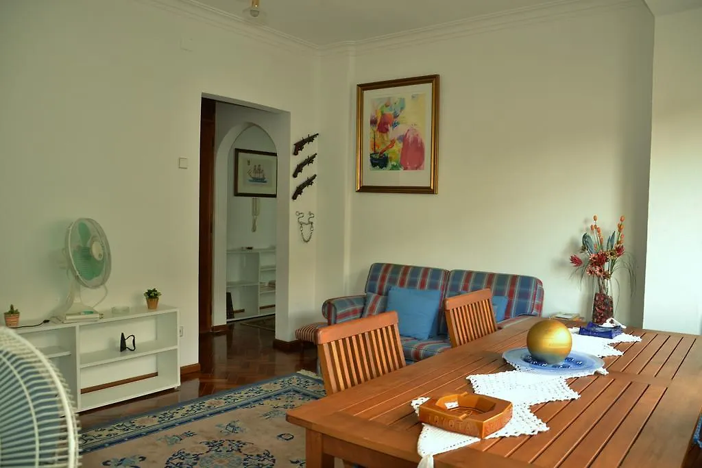 Oliveira Apartment Lissabon